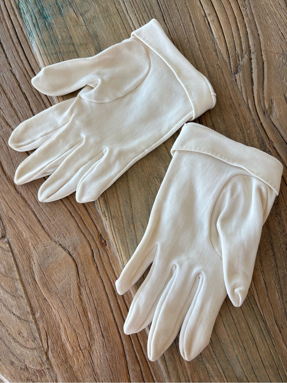 Vintage Christin Dior Women's Wrist Length Button Cuff Gloves - Picture 5 of 15